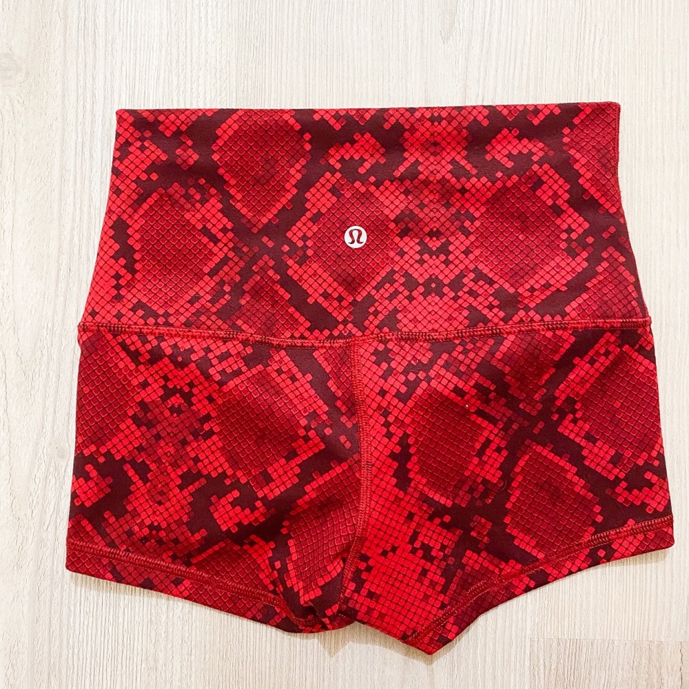 Lululemon boogie shorts - Picture 1 of 4